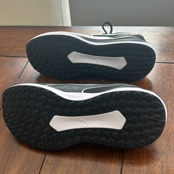 New boys’ youth size 5.5 Puna sneakers. - Picture 3 of 4